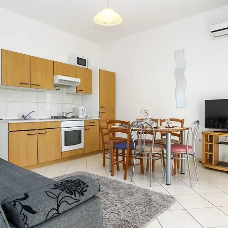 Angela Apartament Biograd Na Moru