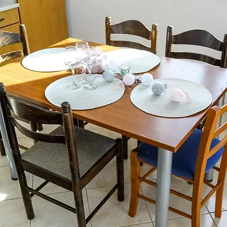 Angela Apartament *